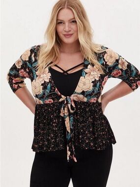 Torrid Dark Floral Babydoll Wrap Top Whimsigoth Fairy Grunge Sz 1